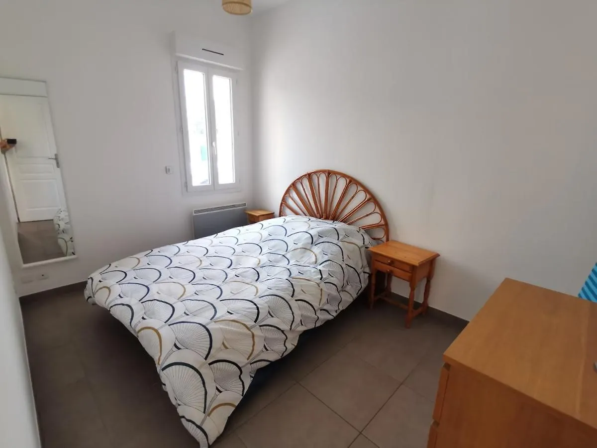 Appartement Maisonnette terrasse + parking à 8min des plages à Toulon